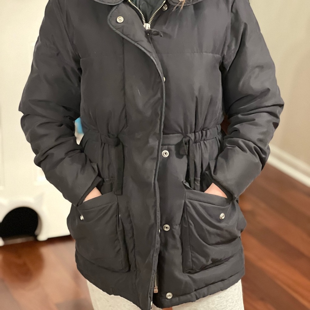 Abercrombie & Fitch Black Puffer Jacket with High Collar and Insulated Design